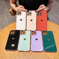 Coque de téléphone TPU souple plaquée or pour iPhone 16 Pro Max conception coeur d'amour coque de téléphone portable plaquée emballage de sac OPP