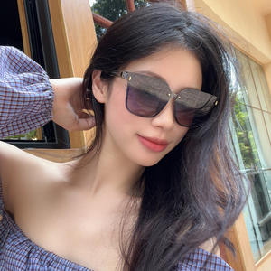 Gafas de Sol Cuadradas Qianai UV400 con Lentes de PC, Montura sin Marco, Elegantes, Color Albaricoque, Retro, Clásicas, Blanco, Verde Bosque - Product Image 3