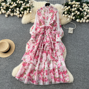 Robe pour femme, robe à imprimé floral avec bordure en dentelle, col montant, ceinture à nouer - Robe longue maxi élégante à volants - Product Image 4