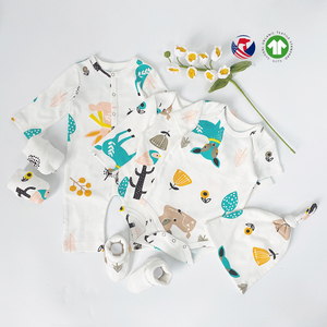 Boîte à vêtements personnalisée pour nouveau-nés en pur coton Coffret cadeau pour nouveau-nés - Product Image 1