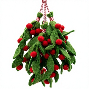 Guirnalda de Visco de Primera Calidad, 100% Lana Certificada, Hecha a Mano, Ecológica, Tradicional, Personalizable, con Bayas Rojas, para Colgar en la Pared, Decoración Navideña - Product Image 1