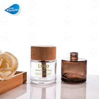 Offre Spéciale 50ml bouteille de parfum arôme Reed diffuseur bouteille en verre avec bouchon en bois pour voiture
