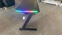 Bureau de Gamer au Design Moderne avec Table de Jeu RGB Stable en MDF Rouge et Noir, Réglable et Extensible, pour la Maison et le Bureau