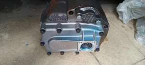 Pompe HQ GP-Huile moteur pour chargeuse sur pneus 1069872 784C-Traitement de précision - Product Image 3