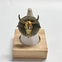 Nouvelle bague pendentif tête de taureau en résine vieillie et alliage, forme de corne, accessoire de mode luxueux et unique