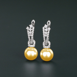 Orecchini a Clip Effetto Perla Vintage per Donne, Eleganti Gioielli per Orecchie in Stile Francese alla Moda - Product Image 1