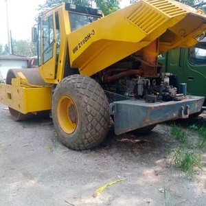 Compactadora Vibratoria Usada Bomag BW213 217 219 Alemania Bomag BW213 BW217 BW211D 219D Rodillo Vibratorio Usado para Venta - Product Image 3