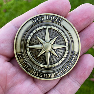 Vendita calda 3D accessori avventura di alta qualità monete di metallo personalizzate nella giusta direzione in ottone sfida moneta bussola all'ingrosso - Product Image 1