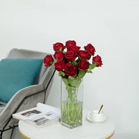 Langstieliger Künstlicher Seidenblumenstrauß Realistische Rosen Rote Blumen für Heim Hochzeit Weihnachten & Neujahrsparty Dekoration