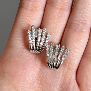 Orecchini a Clip a Forma di Artiglio per Donne, con Accenti di Cristalli, Accessori di Moda - Product Image 3