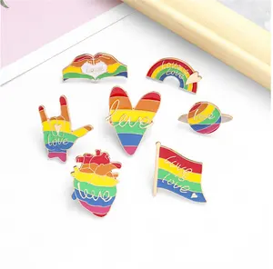 Romantic Rainbow Heart Brooch Peace And Love Enamel Pins Clothes Bag Lapel Pin Gay Lesbian Pride Badge Unisex Jewelry Gift