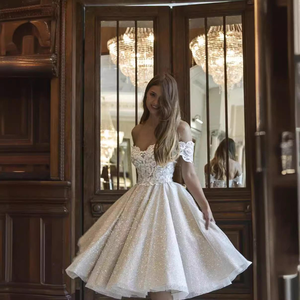 Vestido <span class=keywords><strong>de</strong></span> <span class=keywords><strong>novia</strong></span> vestido <span class=keywords><strong>de</strong></span> <span class=keywords><strong>novia</strong></span> fuera del hombro cuello en V espalda descubierta estilo corto encaje bordado chispeante Sexy elegante vestido <span class=keywords><strong>de</strong></span> aspecto sencillo - Product Image 1