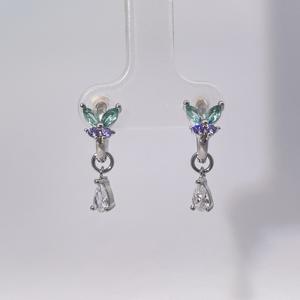 ต่างหูรูปผีเสื้อประดับเพชรคิวบิกเซอร์โคเนียสีขาวทรงลูกแพร์ชุบทองเหลืองสำหรับผู้หญิง รุ่นคลาสสิกจากเทียนหยู เจมส์ - Product Image 1