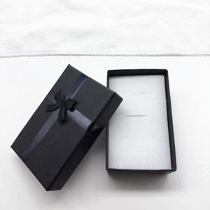 Boîte d'emballage en gros pour bijoux en papier coloré avec ruban de soie, organisateur de bagues, boucles d'oreilles et colliers 5*8cm - Product Image 4