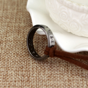 Collar con Colgante de Cuero de <span class=keywords><strong>Nathan</strong></span> Drake, Anillo de Uncharted 4, Joyería de Cosplay, Estilo Clásico, Aleación de Zinc, Recuerdo de Aniversario - Product Image 2