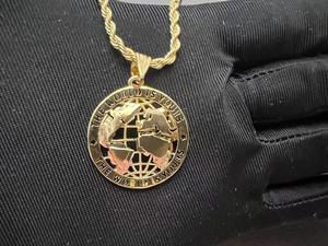 <span class=keywords><strong>Collana</strong></span> con Ciondolo Globo Personalizzato Placcato Oro 18k per Uomo, Design Circolare 'Il Mondo è Tuo', Gioiello Minimalista - Product Image 2