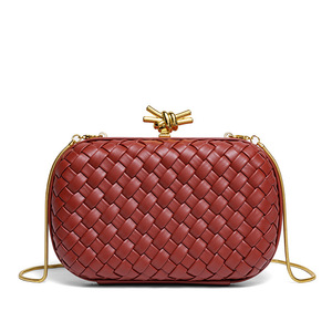 Tendenze della moda borsa da <span class=keywords><strong>donna</strong></span> metallizzata dorata <span class=keywords><strong>pochette</strong></span> per la festa nuziale da <span class=keywords><strong>donna</strong></span> borsa da sera popolare con catene - Product Image 1