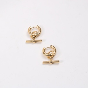 Boucles d'oreilles créoles tendance en acier inoxydable 316L plaqué or 18 carats pour femme XR Jewelry XREW161 – Style décontracté/sportif, idéales pour un anniversaire - Product Image 1