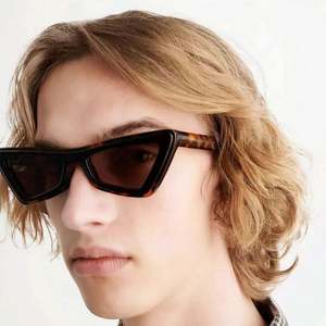 Gafas de Sol Triangulares con Marco Pequeño, Diseño Personalizado con Logotipo, Moda 2023, Protección UV400, Estilo Y2K, para Hombre y Mujer - Product Image 3