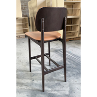 Mobilier d'hôtel d'utilisation commerciale de chaise de barre de coussin en cuir mou en bois solide