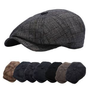 Gorra de lana de tweed de lujo para hombre al por mayor, gorro de invierno con forro acolchado y orejeras, sombrero a cuadros de moda estilo Newsboy para uso casual o deportivo - Product Image 1