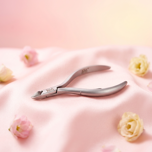 Cortaúñas Profesional de Lujo de Acero Inoxidable, Cuchilla Afilada de 5 mm con Mandíbula Plana para Uñas de Dedos de Manos y Pies, Uso para Adultos - Product Image 1