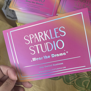 Nouvelles cartes d'étiquettes en papier coloré avec logo, dorure argentée, feuille arc-en-ciel, impression numérique, pelliculage et gaufrage/débossage - Product Image 3