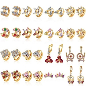 Boucles d'oreilles créoles grandes en alliage plaqué or, design simple, avec zircon blanc antique italien, style saoudien - Product Image 5