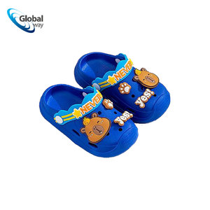 Cute Capybara Kids <span class=keywords><strong>Crocs</strong></span>: Sandales de jardin respirantes et légères avec motif animal de dessin animé-Pantoufles d'été confortables à enfiler - Product Image 1