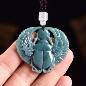 Pendentif authentique en jade naturel bleu, bijou en jade de qualité glace, pièce unique et de petite taille pour hommes et femmes. - Product Image 2