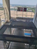 Marche d'Escalier Extérieur Durable en Acier au Carbone, Grille Métallique Galvanisée en Fer Inoxydable pour Bâtiments, Marches en Acier pour Extérieur Fournies par l'Usine