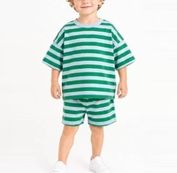 Ensemble décontracté personnalisé avec logo pour tout-petits : Haut à manches courtes rayé en coton à épaules tombantes et short, ensemble de vêtements color block, vente en gros
