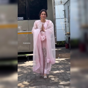 Traje de Purt Faux Georgette Salwar Kameez de diseñador más vendido con trabajo de lentejuelas listo para usar para funciones de boda para mujeres - Product Image 1