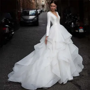 Vestidos de novia de satén de manga larga, vestido de boda principal francés con temperamento, cómodo, sencillo, estilo corte, cola de pastel