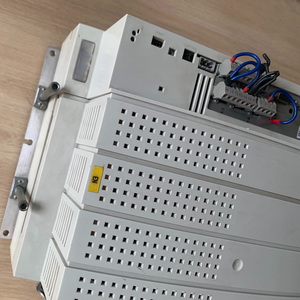ไดรฟ์รุ่น 9300 สำหรับ EVS9328-KHV531 ของ Lenze - Product Image 2