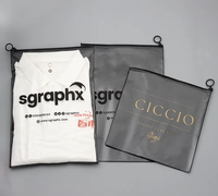 Vente en gros sacs refermables zip-lock personnalisés imprimés en PE givré auto-scellant fermeture à glissière T-shirt emballage de vêtements sac en plastique
