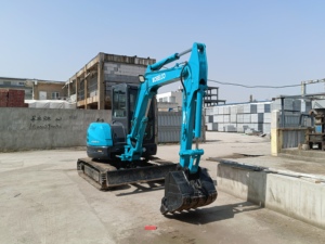 Excavateur d'occasion Kobelco Sk55 de 5 tonnes avec moteur Isuzu et composants du noyau de la pompe Original à vendre - Product Image 4
