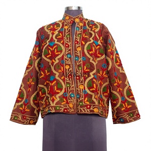 Veste épaisse matelassée en cotisse brodée à la main, design vintage, écologique, respirante, doublée de coton, pour l'hiver, le printemps et l'été - Product Image 1