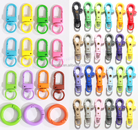 Vente en gros de porte-clés à ressorts hélicoïdaux rétractables avec fermoir à griffes de homard, cordes extensibles anti-perte, porte-clés élastique pour téléphone portable