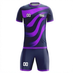 Ensemble de maillots de football personnalisés à la mode Uniforme de club Sublimation de l'équipe Vêtements de football en gros bon marché avec vos propres créations - Product Image 1