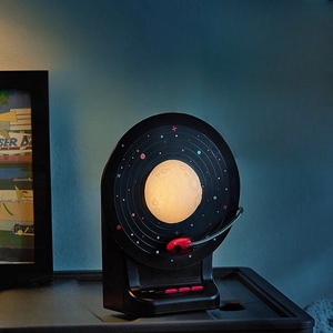 Lampada Altoparlante Stereo Subwoofer Luna Viaggio Spaziale alla Moda 2000mAh Giradischi Retrò Luce Notturna da Scrivania con <span class=keywords><strong>Ritmo</strong></span> Musicale - Product Image 6