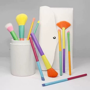 Nouvel ensemble de 10 <span class=keywords><strong>pinceaux</strong></span> de maquillage pour le visage à l'aquarelle avec outils de correction, kit de beauté portable multicolore - Product Image 1