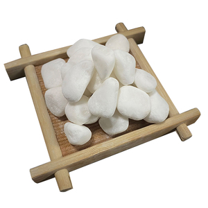Guijarros Blancos Pulidos de Piedra Natural Ecológica para Patios de Villas Costeras, Jardines Marinos y Paisajes Marinos - Product Image 1