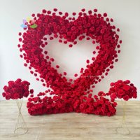 Arche de fleurs artificielle élégante en soie, motif cœur de rose rouge, pour toile de fond de demande en mariage, décoration de fête de mariage, fond de Saint-Valentin et de fiançailles
