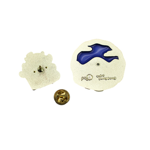 Pin Esmaltado Personalizado Semitransparente con Vidrio Teñido y Piezas Móviles, Pin de Marca Personalizado con Partes Móviles - Product Image 3