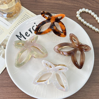 Vente en gros de pinces à cheveux coréennes personnalisées de 6,6 cm, accessoires pour cheveux, pince à cheveux en métal et acétate en forme de papillon pour femmes