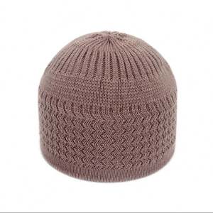 Jersey de invierno de punto para hombre Wave Jacquard Neutral Dome Warm Hat - Product Image 1