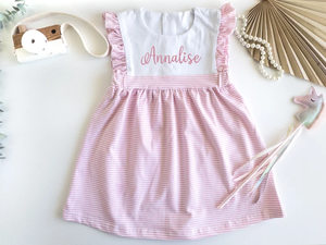 Sommerangebot Kinderkleidung Maßgefertigte Strick-Baumwolle Latz-Kragen Rosa Streifen Rüschen-Kleider Strampler Kinder-Outfits - Product Image 2