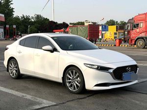 <span class=keywords><strong>Mazda</strong></span> <span class=keywords><strong>3</strong></span> Axela 2.0L <span class=keywords><strong>2023</strong></span>, Sedán Elegante con Diseño Kodo, Motor NA Suave, Volante a la Izquierda, Auto de Exportación - Product Image 3