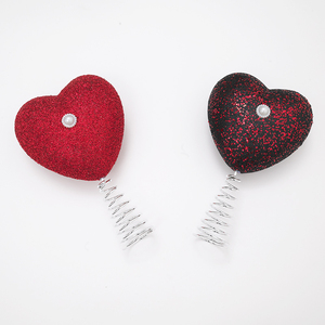 Décorations de Noël en forme de cœur pour la table, idéales pour les fêtes à la maison et les fournitures de la Saint-Valentin - Product Image 1
